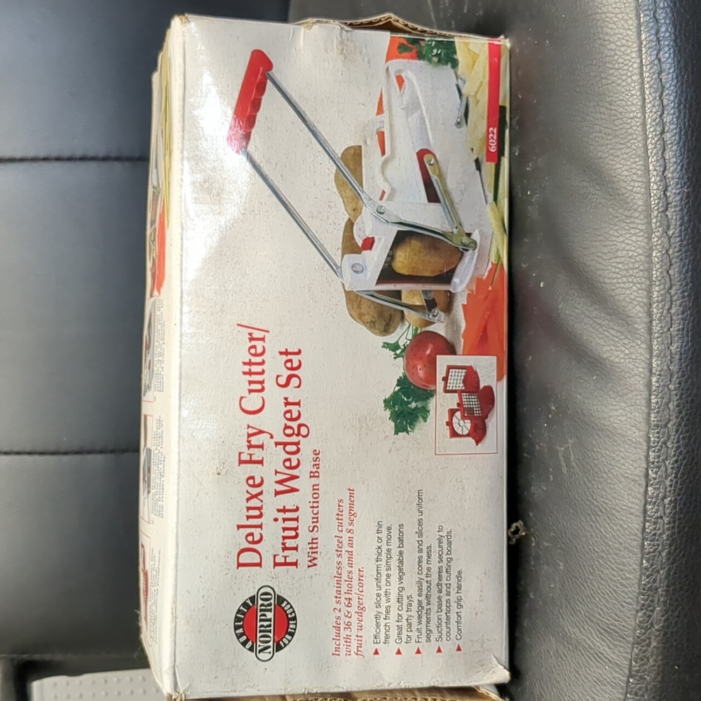 Deluxe fry cutter/fruit wedge set